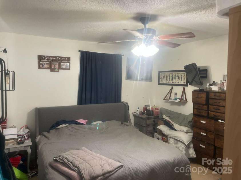 7122 Pyramid Road, Hickory, NC 28602.  MLS# CAR4241476, YatesRealty ID 12215. 