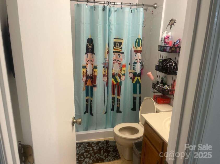 7122 Pyramid Road, Hickory, NC 28602.  MLS# CAR4241476, YatesRealty ID 12215. 