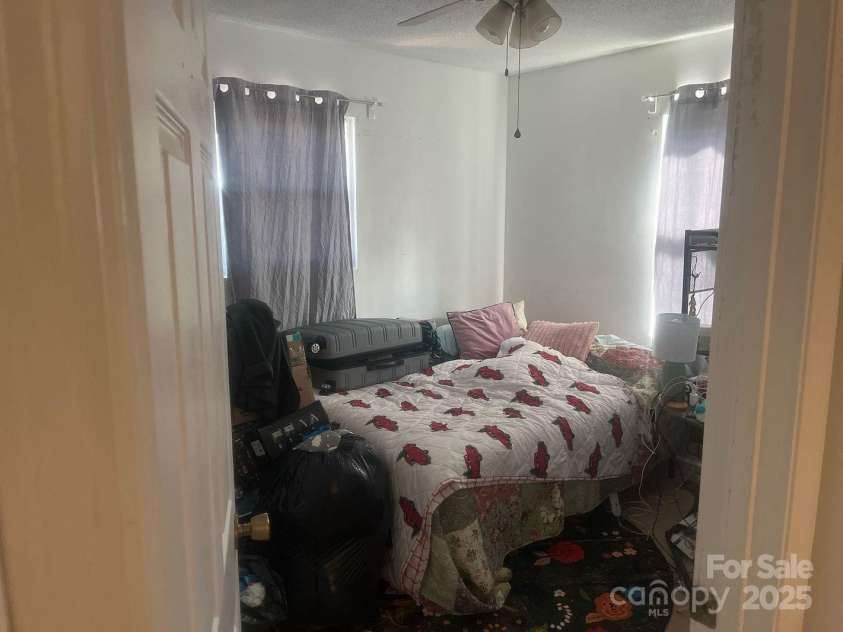 7122 Pyramid Road, Hickory, NC 28602.  MLS# CAR4241476, YatesRealty ID 12215. 