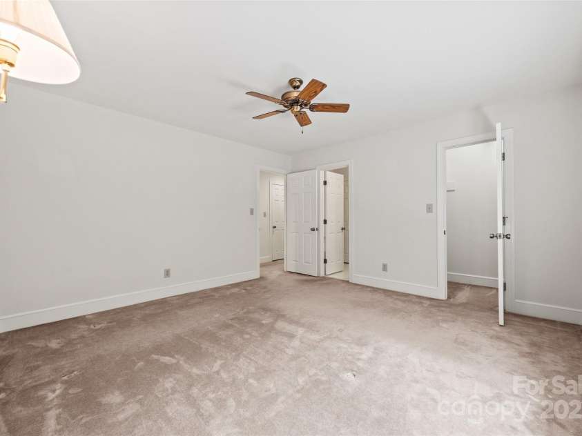 7103 Forest Ridge Road, Matthews, NC 28104.  MLS# CAR4255751, YatesRealty ID 12216. 1 of 3 secondary bedrooms up w/ ensuite bath