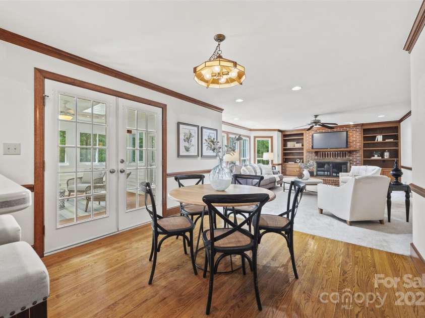 7103 Forest Ridge Road, Matthews, NC 28104.  MLS# CAR4255751, YatesRealty ID 12216. Breakfast