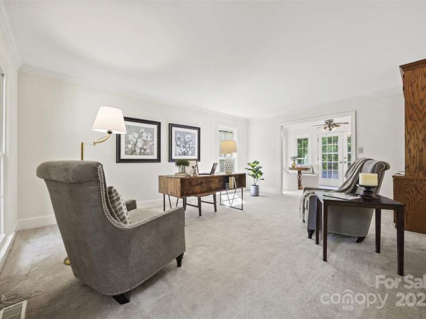 7103 Forest Ridge Road, Matthews, NC 28104.  MLS# CAR4255751, YatesRealty ID 12216. Large Flex/ Office or Living Room