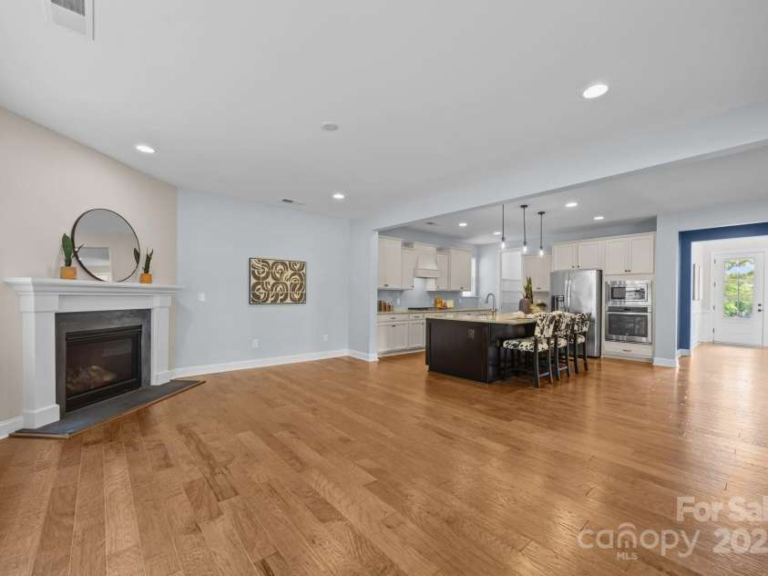 11304 Preservation Lane, Charlotte, NC 28278.  MLS# CAR4249820, YatesRealty ID 12218. 