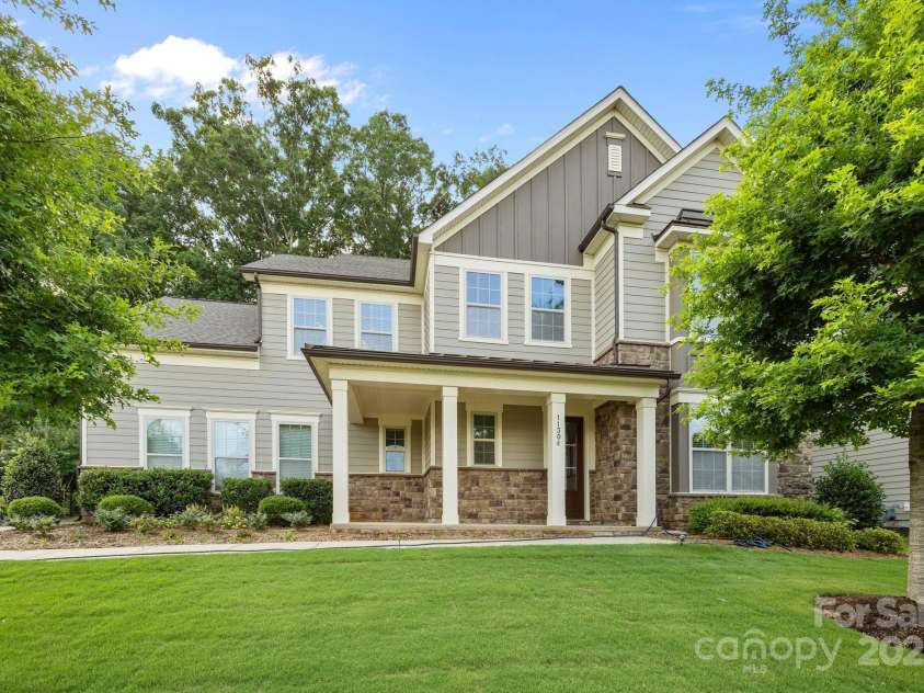 11304 Preservation Lane, Charlotte, NC 28278.  MLS# CAR4249820, YatesRealty ID 12218. 