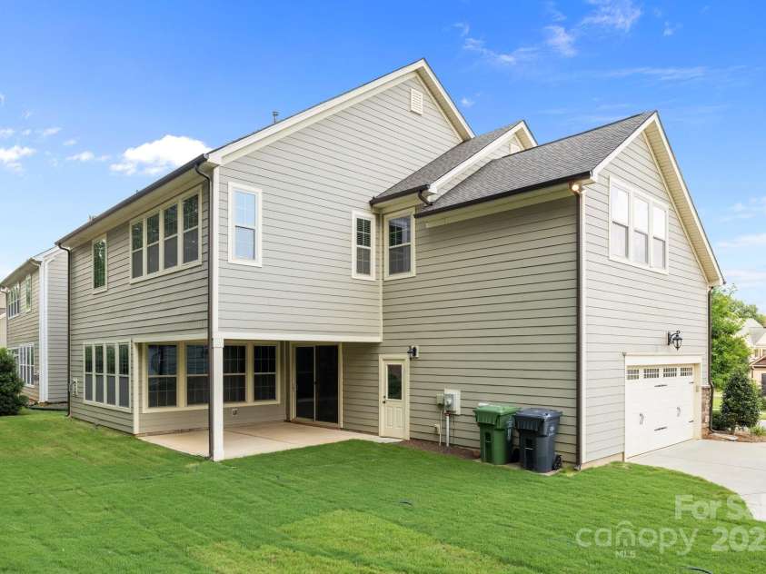 11304 Preservation Lane, Charlotte, NC 28278.  MLS# CAR4249820, YatesRealty ID 12218. 