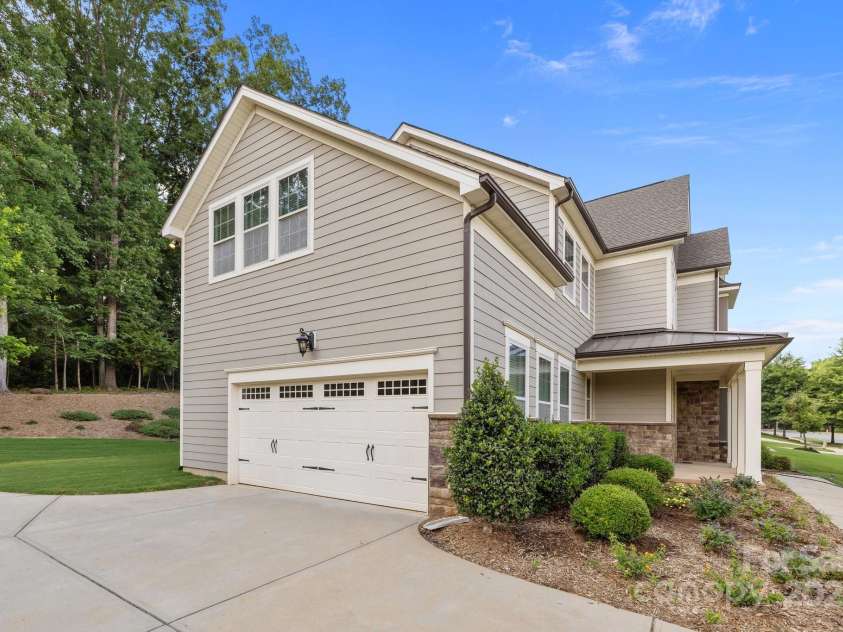 11304 Preservation Lane, Charlotte, NC 28278.  MLS# CAR4249820, YatesRealty ID 12218. 