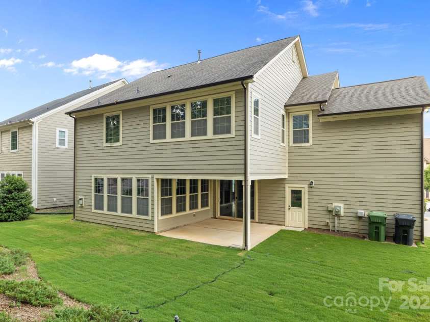 11304 Preservation Lane, Charlotte, NC 28278.  MLS# CAR4249820, YatesRealty ID 12218. 