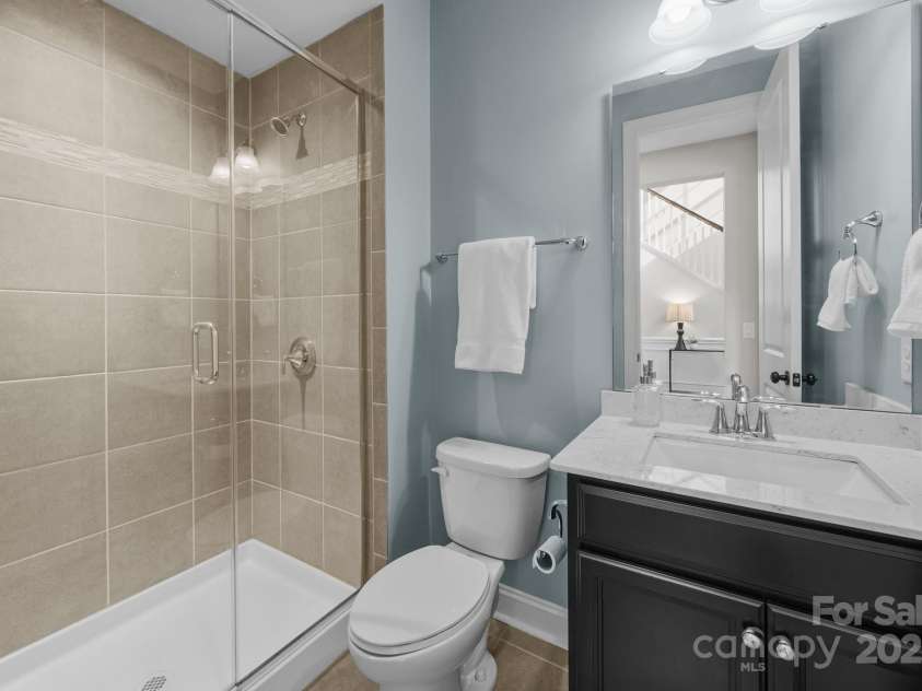 11304 Preservation Lane, Charlotte, NC 28278.  MLS# CAR4249820, YatesRealty ID 12218. Main level full bath