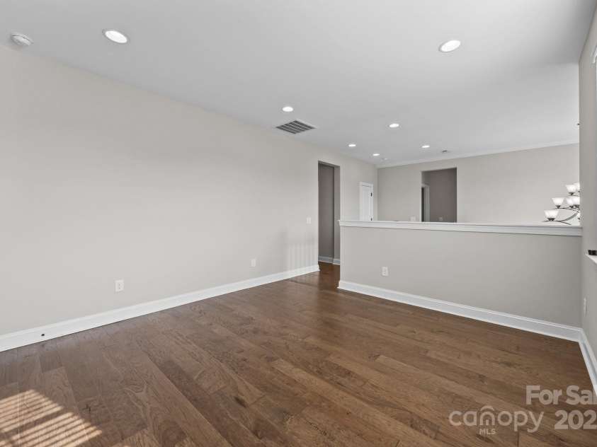 11304 Preservation Lane, Charlotte, NC 28278.  MLS# CAR4249820, YatesRealty ID 12218. Upstairs loft