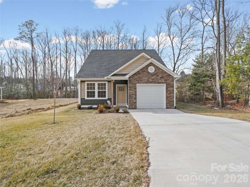 244 Slade Lane, Black Mountain, NC 28711.  MLS# CAR4346016, YatesRealty ID 12218. 