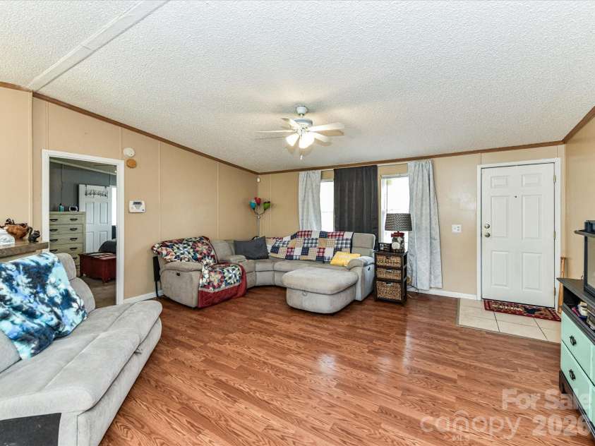 1565 Foxbrook Circle, Lancaster, SC 29720.  MLS# CAR4304342, YatesRealty ID 12220. 