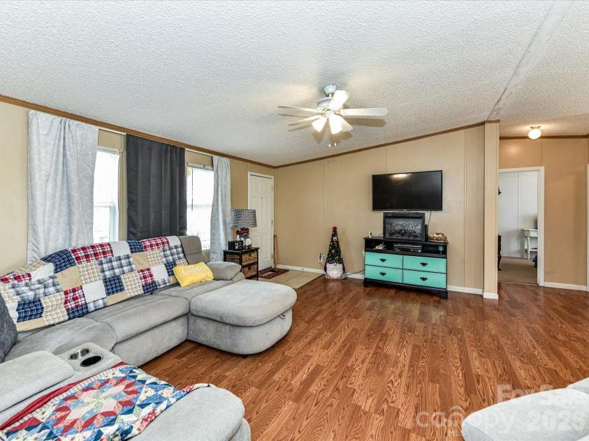 1565 Foxbrook Circle, Lancaster, SC 29720.  MLS# CAR4304342, YatesRealty ID 12220. 