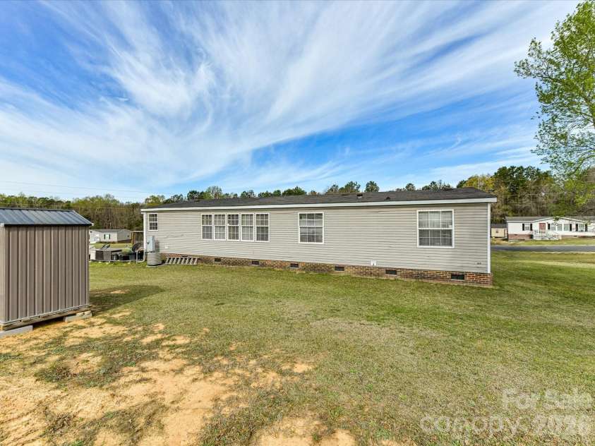 1565 Foxbrook Circle, Lancaster, SC 29720.  MLS# CAR4304342, YatesRealty ID 12220. 