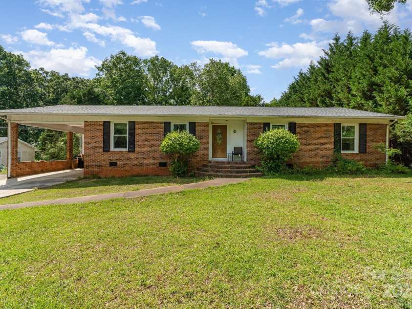 2718 Ridgewood Lane, Rock Hill, SC 29730.  MLS# CAR4255221, YatesRealty ID 12220. 