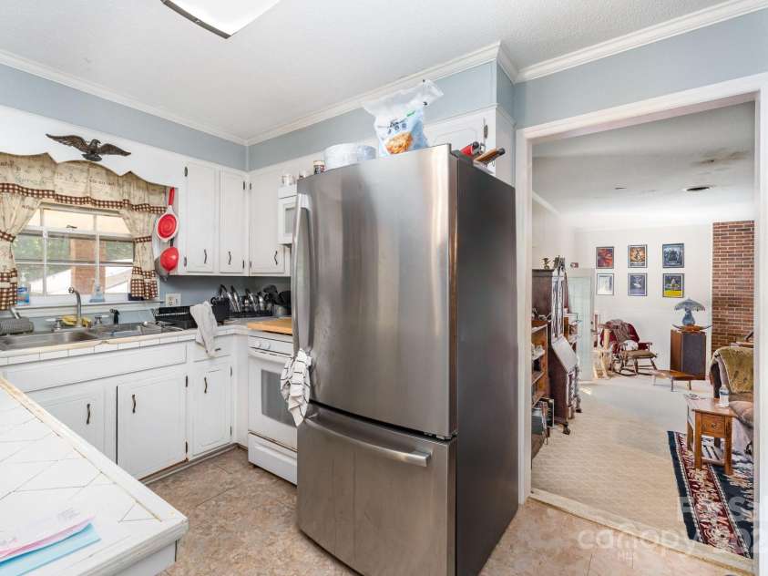 2718 Ridgewood Lane, Rock Hill, SC 29730.  MLS# CAR4255221, YatesRealty ID 12220. 