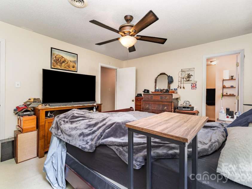 2718 Ridgewood Lane, Rock Hill, SC 29730.  MLS# CAR4255221, YatesRealty ID 12220. 