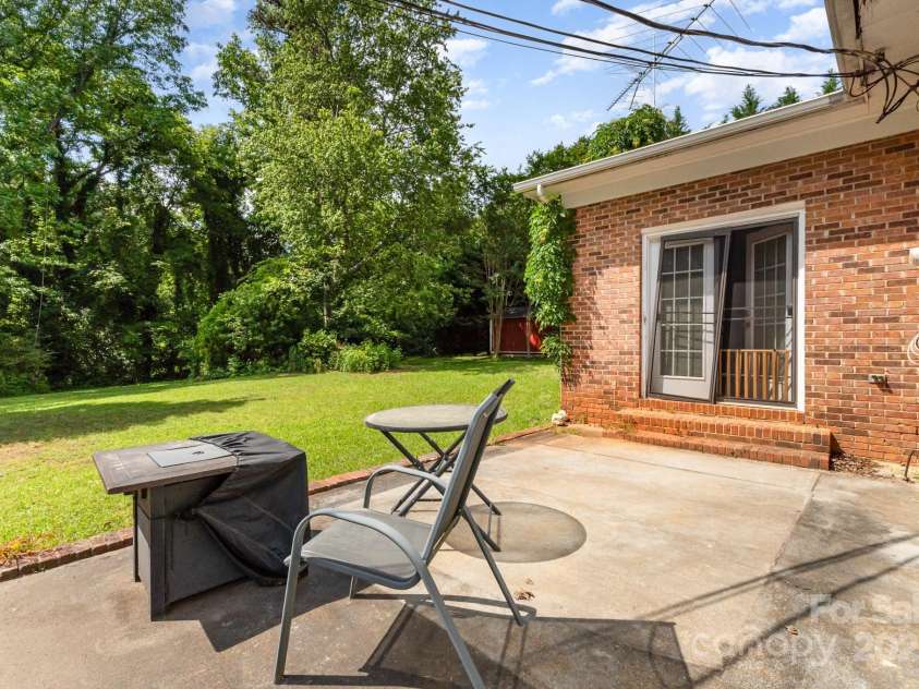 2718 Ridgewood Lane, Rock Hill, SC 29730.  MLS# CAR4255221, YatesRealty ID 12220. 