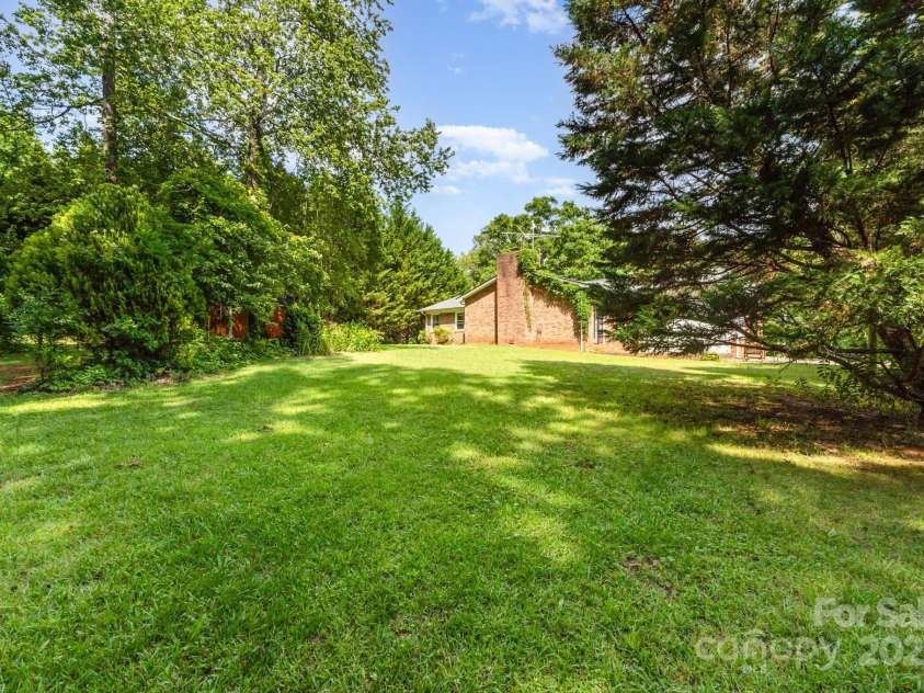 2718 Ridgewood Lane, Rock Hill, SC 29730.  MLS# CAR4255221, YatesRealty ID 12220. 