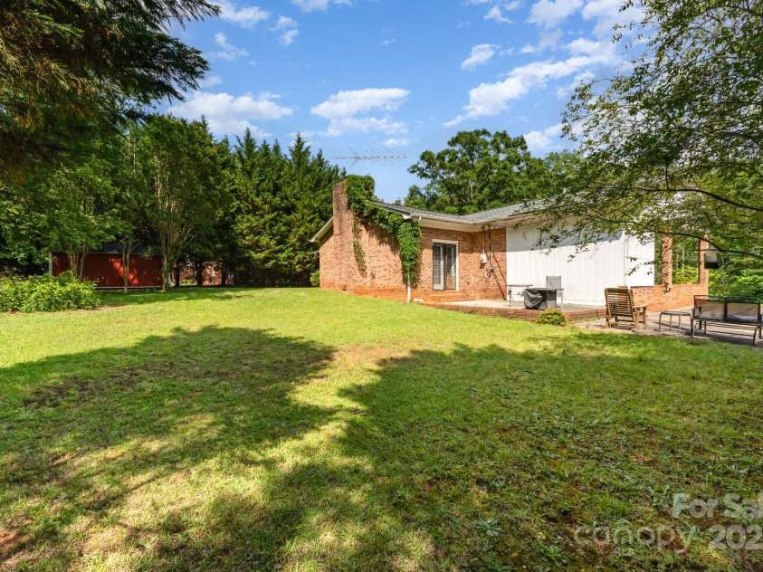 2718 Ridgewood Lane, Rock Hill, SC 29730.  MLS# CAR4255221, YatesRealty ID 12220. 