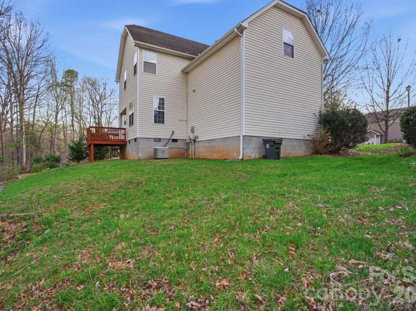 13062 Windy Lea Lane, Huntersville, NC 28078.  MLS# CAR4356532, YatesRealty ID 12221. 