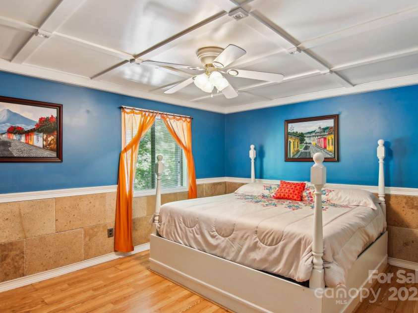 50 Whiskey Creek Road, Hendersonville, NC 28739.  MLS# CAR4257295, YatesRealty ID 12221. 