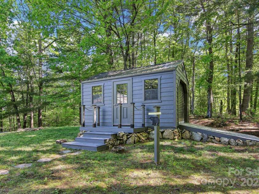 50 Whiskey Creek Road, Hendersonville, NC 28739.  MLS# CAR4257295, YatesRealty ID 12221. 