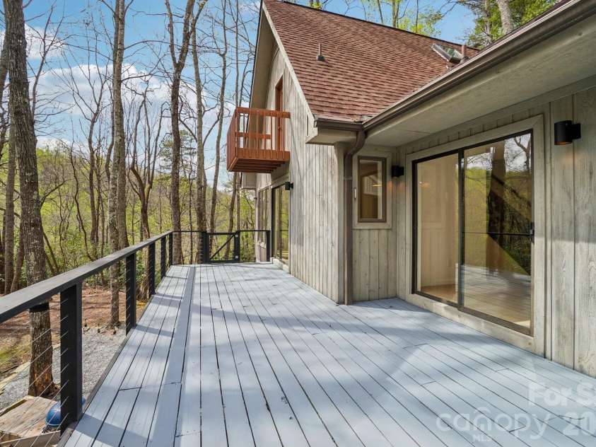 1115 Kilpatrick Road, Hendersonville, NC 28739.  MLS# CAR4368612, YatesRealty ID 12223. 