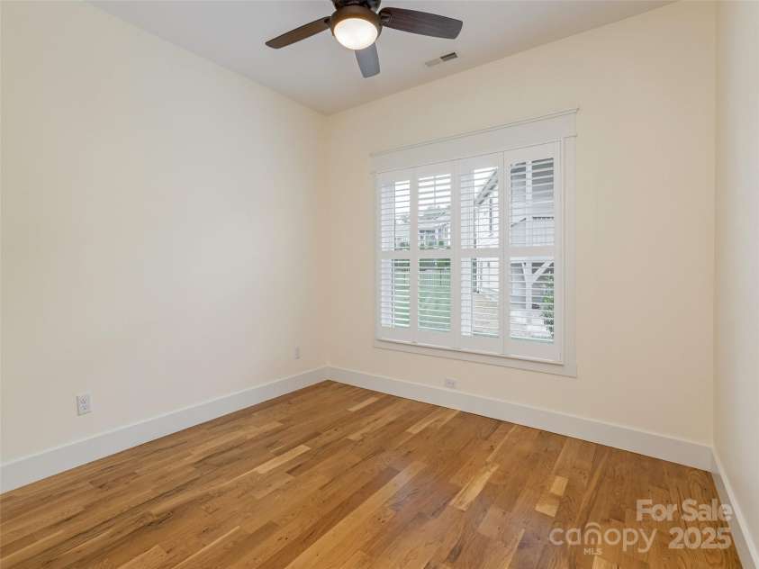 76 Foundry Lane, Hendersonville, NC 28792.  MLS# CAR4255928, YatesRealty ID 12223. 