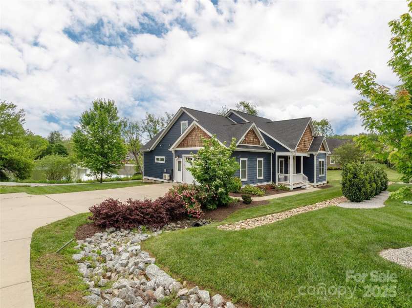 76 Foundry Lane, Hendersonville, NC 28792.  MLS# CAR4255928, YatesRealty ID 12223. 