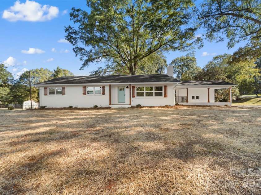 3503 Linwood Road, Gastonia, NC 28052.  MLS# CAR4192661, YatesRealty ID 12224. 
