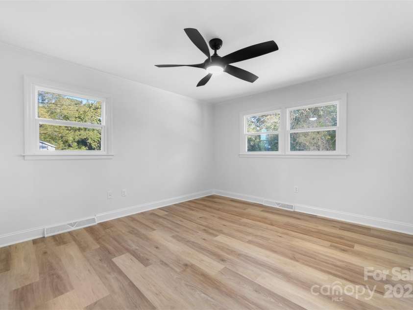 3503 Linwood Road, Gastonia, NC 28052.  MLS# CAR4192661, YatesRealty ID 12224. 