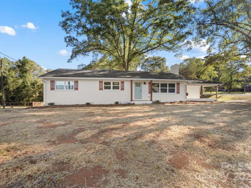 3503 Linwood Road, Gastonia, NC 28052.  MLS# CAR4192661, YatesRealty ID 12224. 