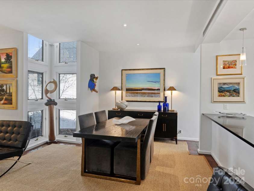1401 Scotland Avenue, Charlotte, NC 28207.  MLS# CAR4207507, YatesRealty ID 12226. Dining Area