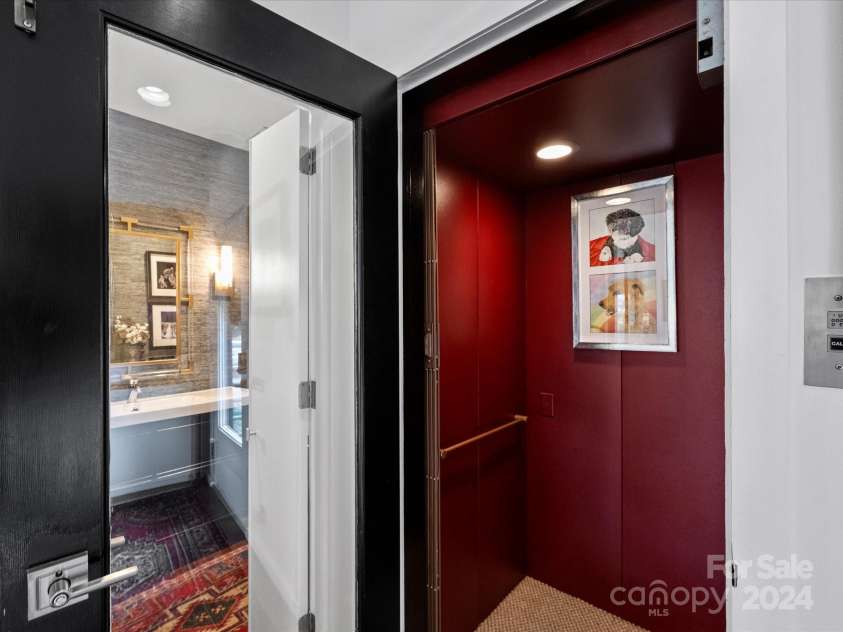 1401 Scotland Avenue, Charlotte, NC 28207.  MLS# CAR4207507, YatesRealty ID 12226. Elevator