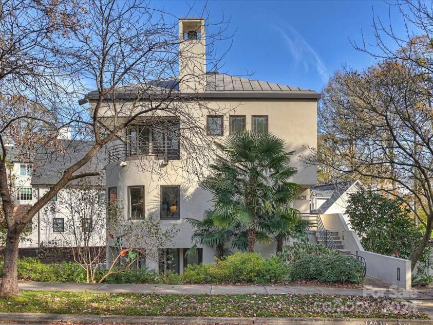 1401 Scotland Avenue, Charlotte, NC 28207.  MLS# CAR4207507, YatesRealty ID 12226. Front Exterior