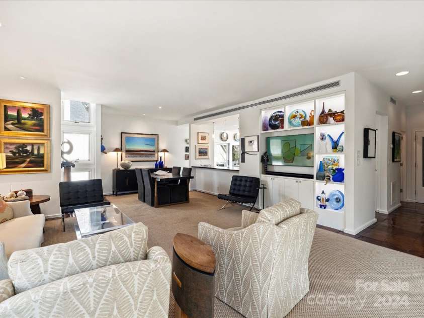 1401 Scotland Avenue, Charlotte, NC 28207.  MLS# CAR4207507, YatesRealty ID 12226. Living Room