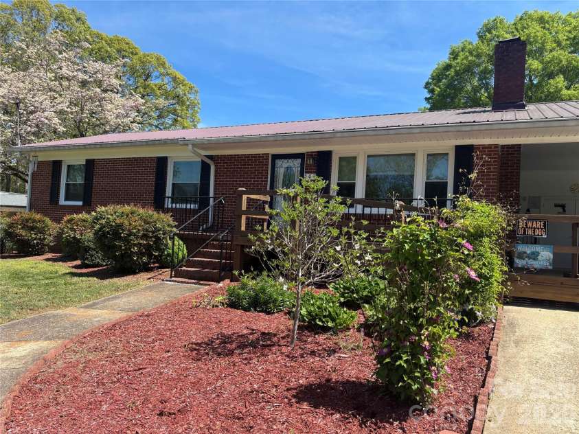 503 9th Avenue, Conover, NC 28613.  MLS# CAR4352494, YatesRealty ID 12226. 