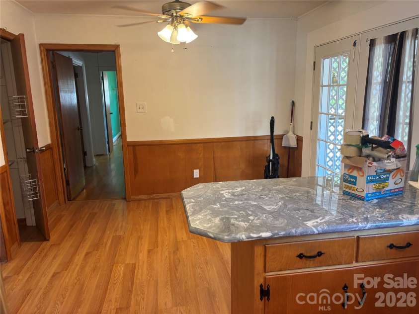 503 9th Avenue, Conover, NC 28613.  MLS# CAR4352494, YatesRealty ID 12226. Eat in dining space