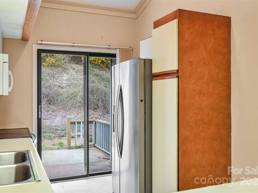 202 Cheyenne Court, Asheville, NC 28803.  MLS# CAR4244381, YatesRealty ID 12227. 
