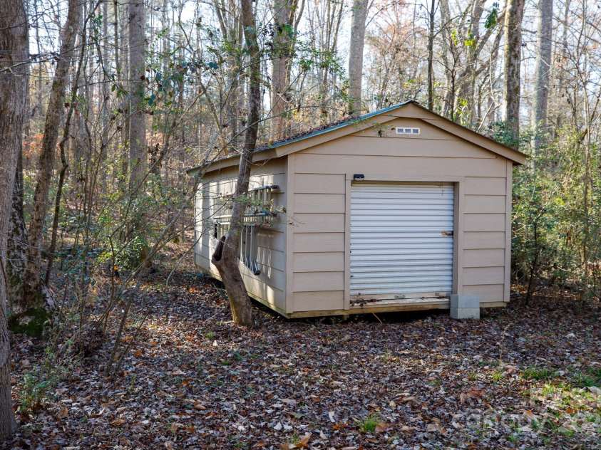 633 Weston Acres Road, Fort Lawn, SC 29714.  MLS# CAR4206008, YatesRealty ID 12227. 