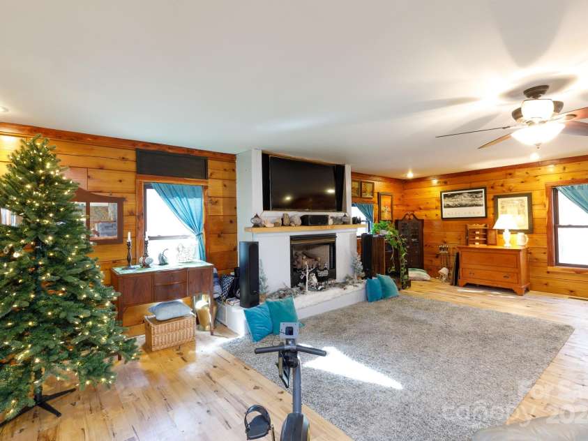633 Weston Acres Road, Fort Lawn, SC 29714.  MLS# CAR4206008, YatesRealty ID 12227. 