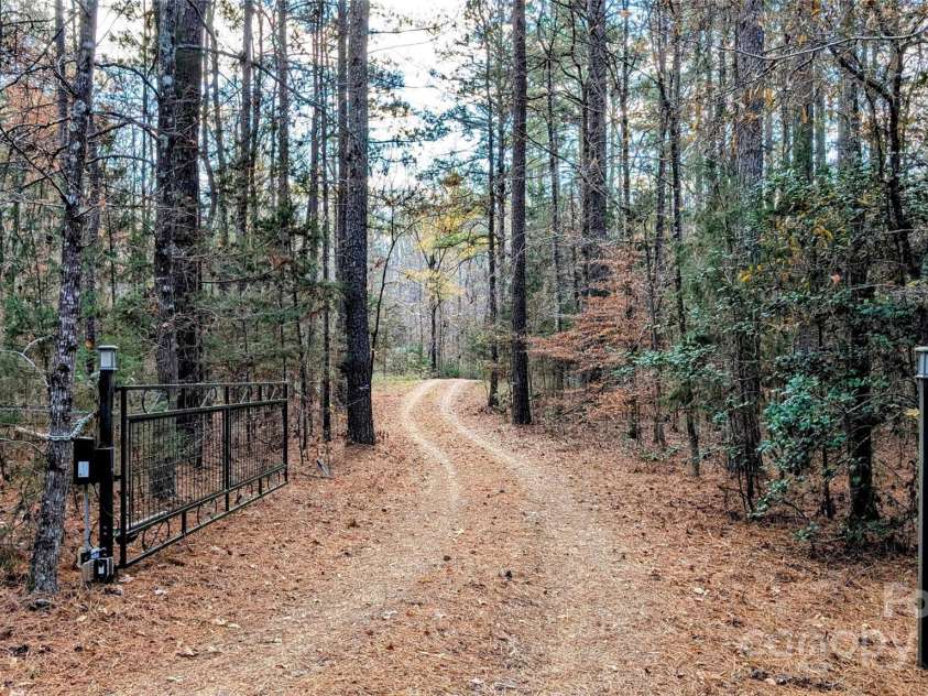 633 Weston Acres Road, Fort Lawn, SC 29714.  MLS# CAR4206008, YatesRealty ID 12227. 