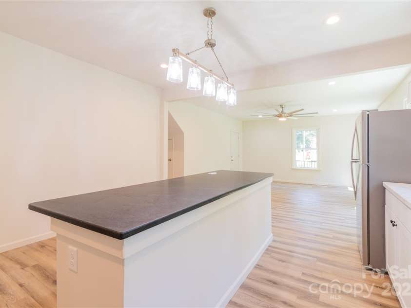 506 Marion Street, Shelby, NC 28150.  MLS# CAR4305577, YatesRealty ID 12228. 