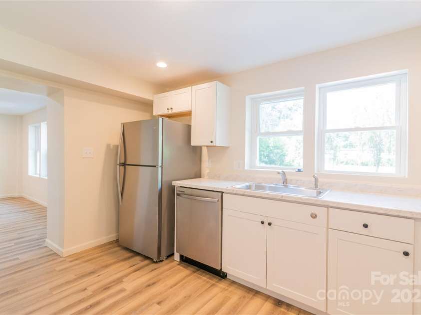 506 Marion Street, Shelby, NC 28150.  MLS# CAR4305577, YatesRealty ID 12228. 