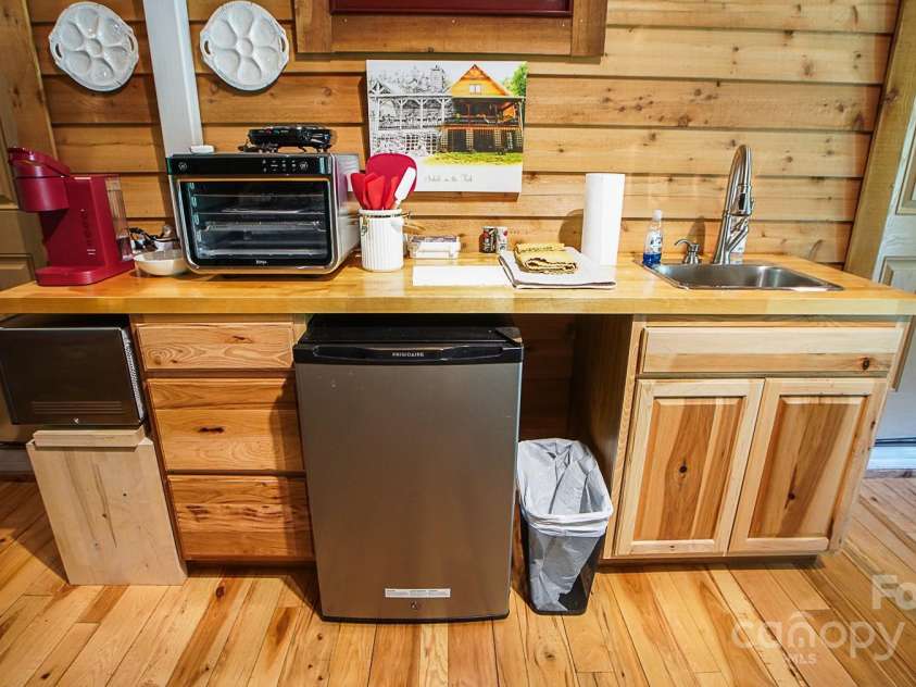 1048 River Road, Sylva, NC 28779.  MLS# CAR4321183, YatesRealty ID 12230. 