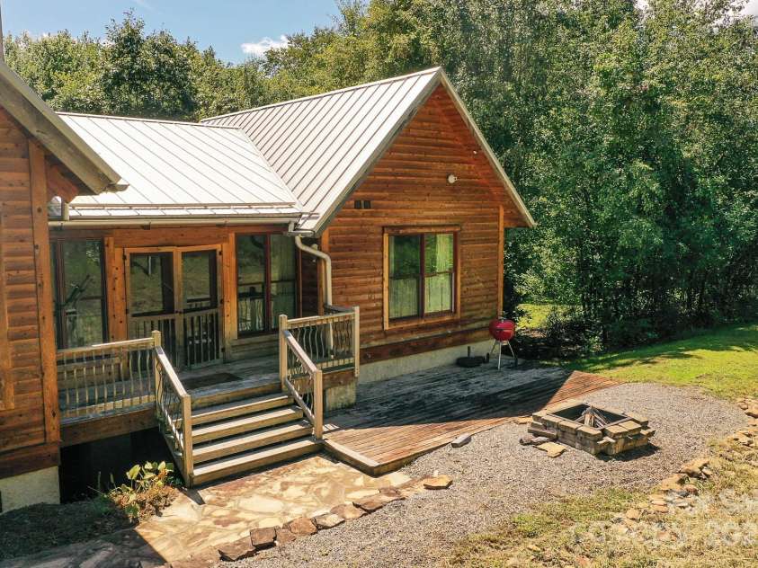 1048 River Road, Sylva, NC 28779.  MLS# CAR4321183, YatesRealty ID 12230. 