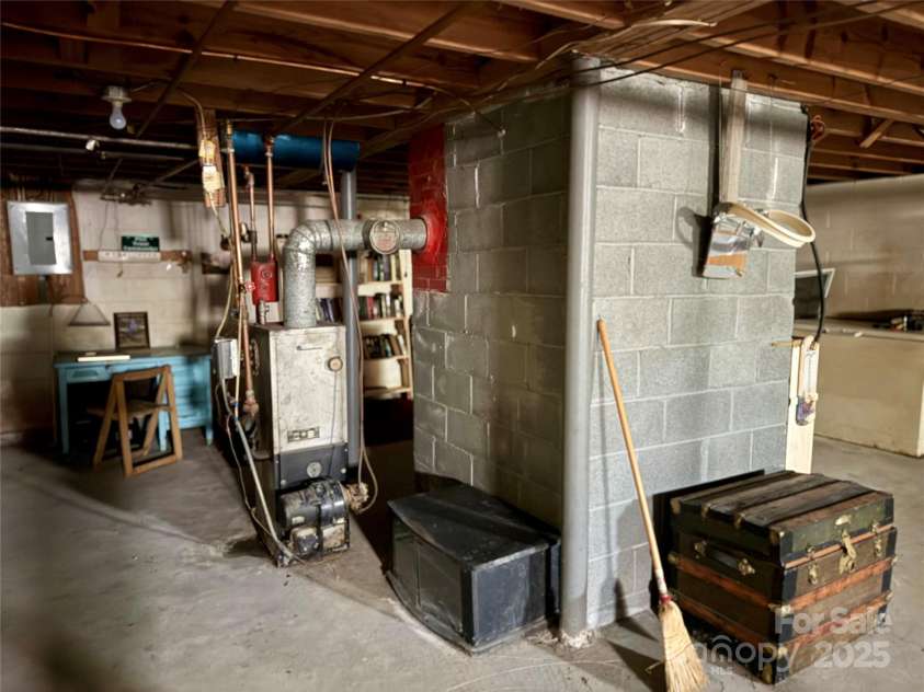 106 Chapel Street, Spruce Pine, NC 28777.  MLS# CAR4248002, YatesRealty ID 12232. 