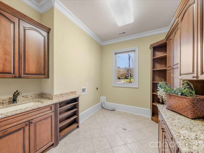 1900 Funny Cide Drive, Waxhaw, NC 28173.  MLS# CAR4360156, YatesRealty ID 12233. 