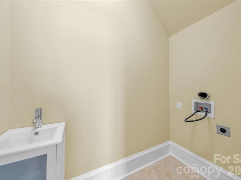 1900 Funny Cide Drive, Waxhaw, NC 28173.  MLS# CAR4360156, YatesRealty ID 12233. 