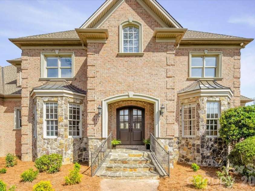 1900 Funny Cide Drive, Waxhaw, NC 28173.  MLS# CAR4360156, YatesRealty ID 12233. 